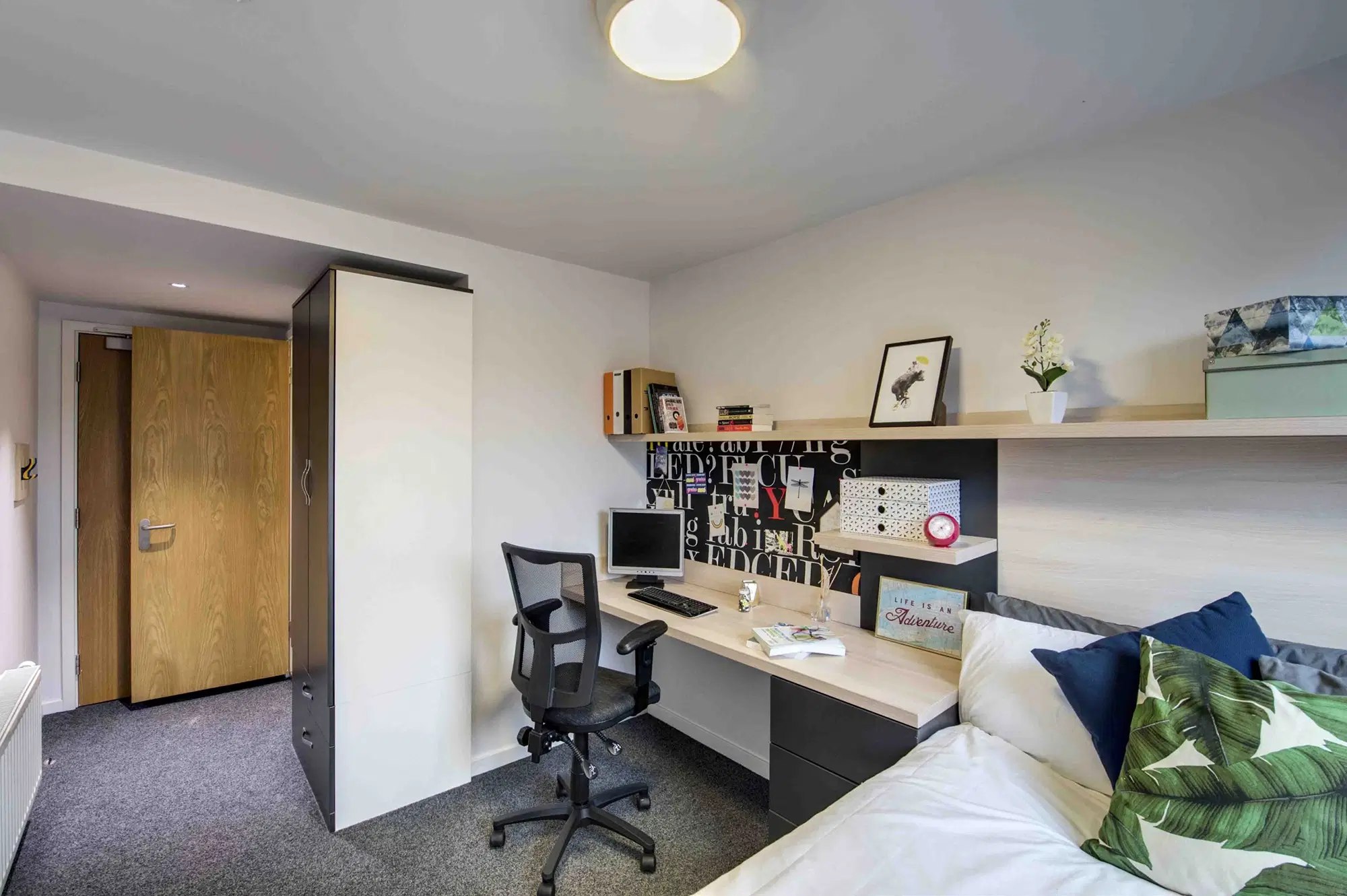West Village, Glasgow – Standard Ensuite