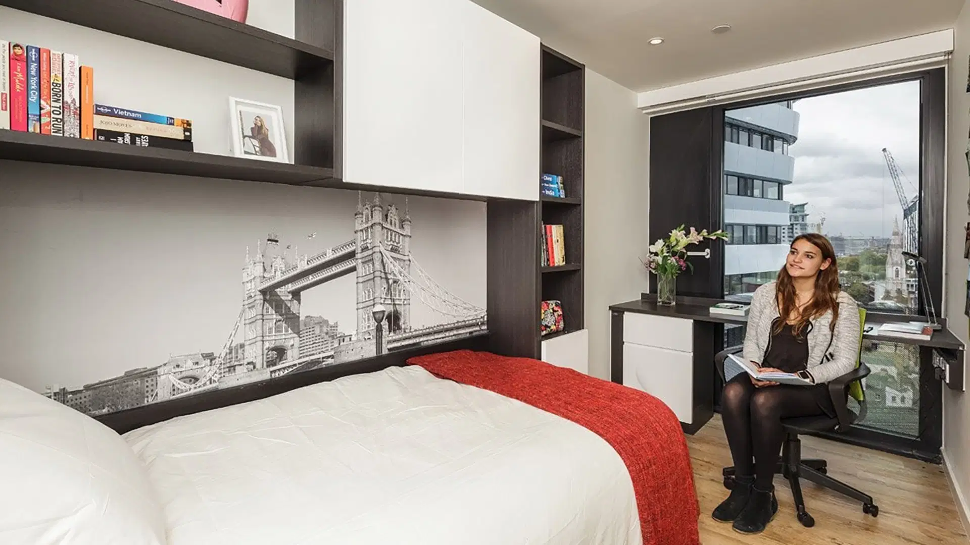 Urbanest Westminster Bridge, London – Private Bedroom in a 3 Person Flat