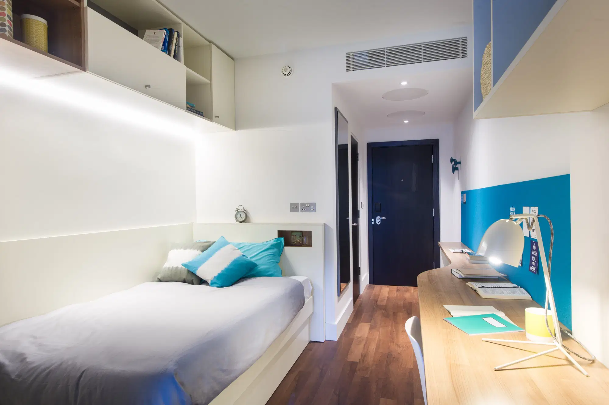 Spring Mews, London – Bronze Ensuite