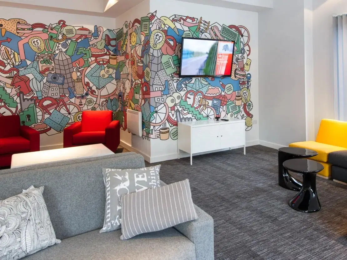 Glassyard Building, London – Common Area