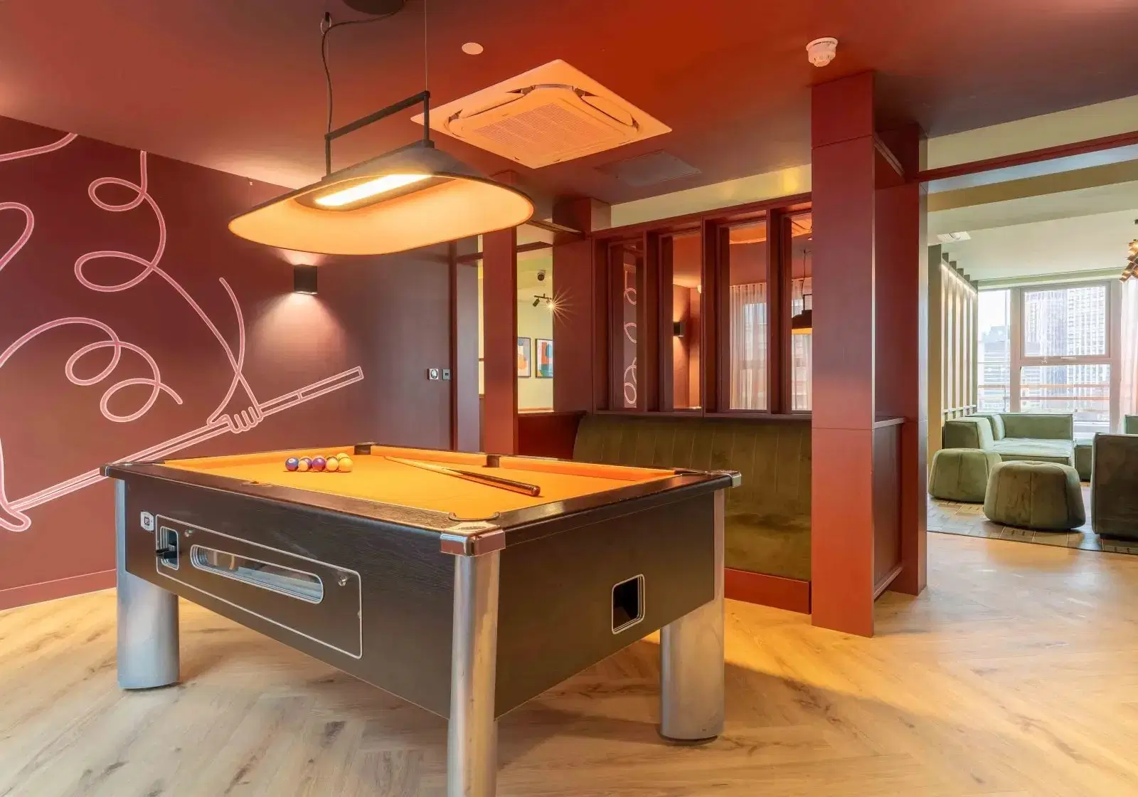 iQ Paris Gardens, London – Amenities