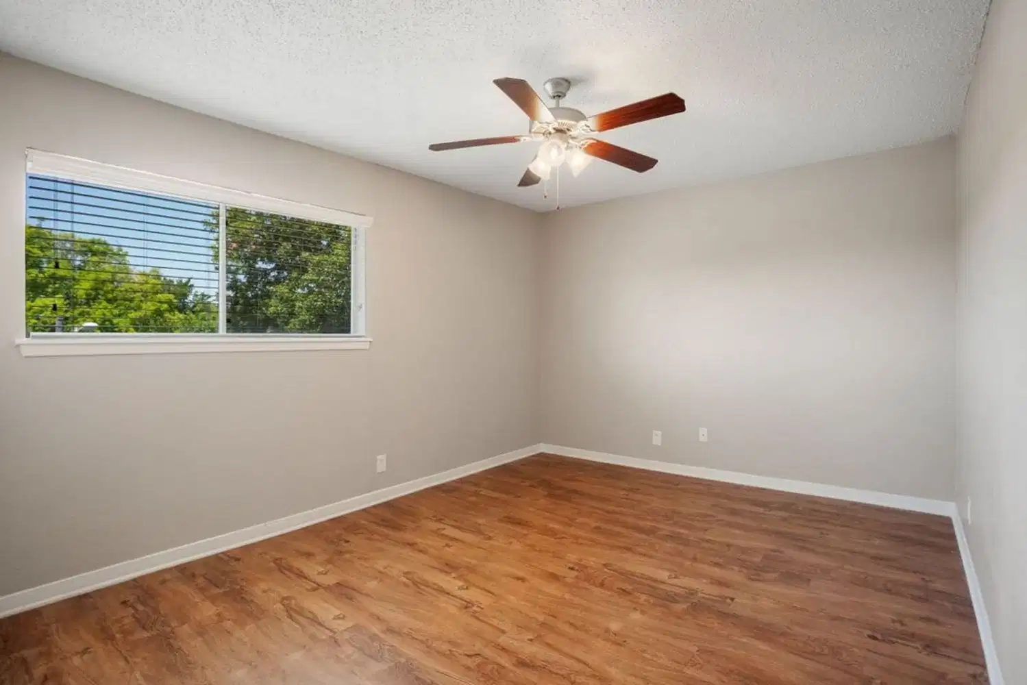 Camino Flats, Austin