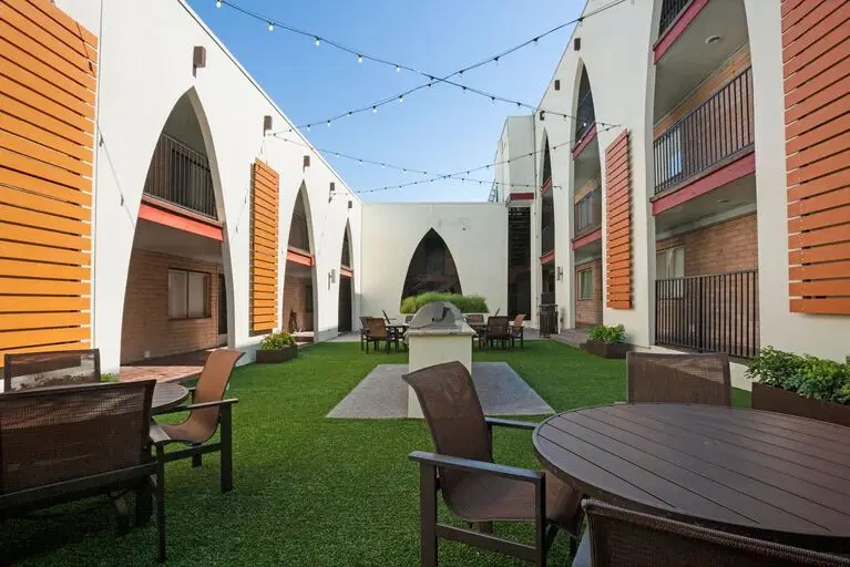 Camino Flats, Austin – Exterior