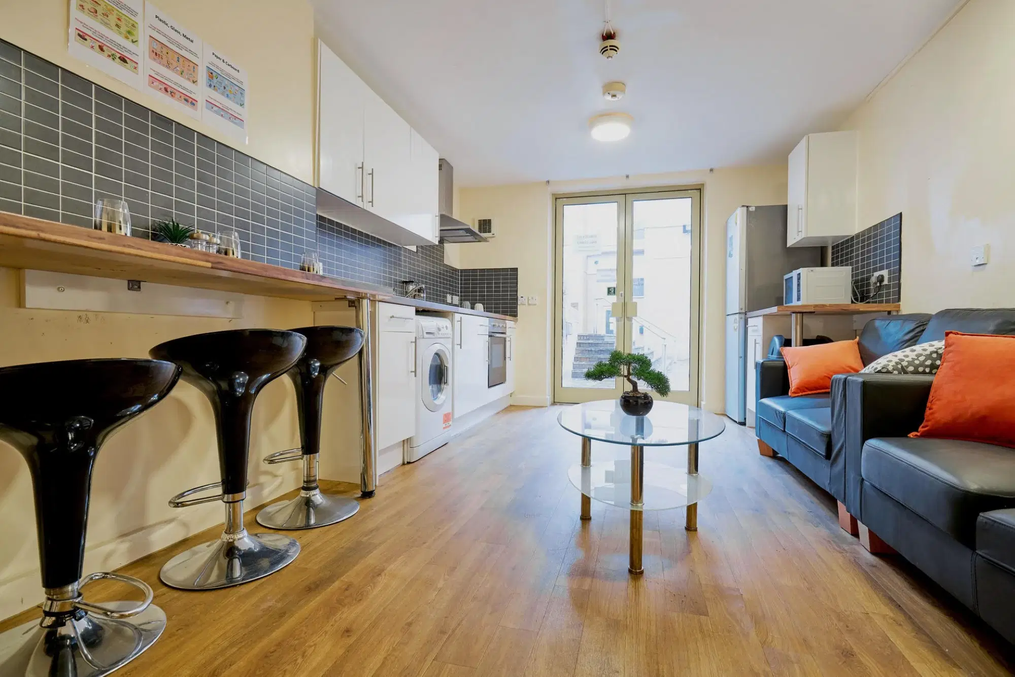 Daisybank Villas, Manchester – Kitchen