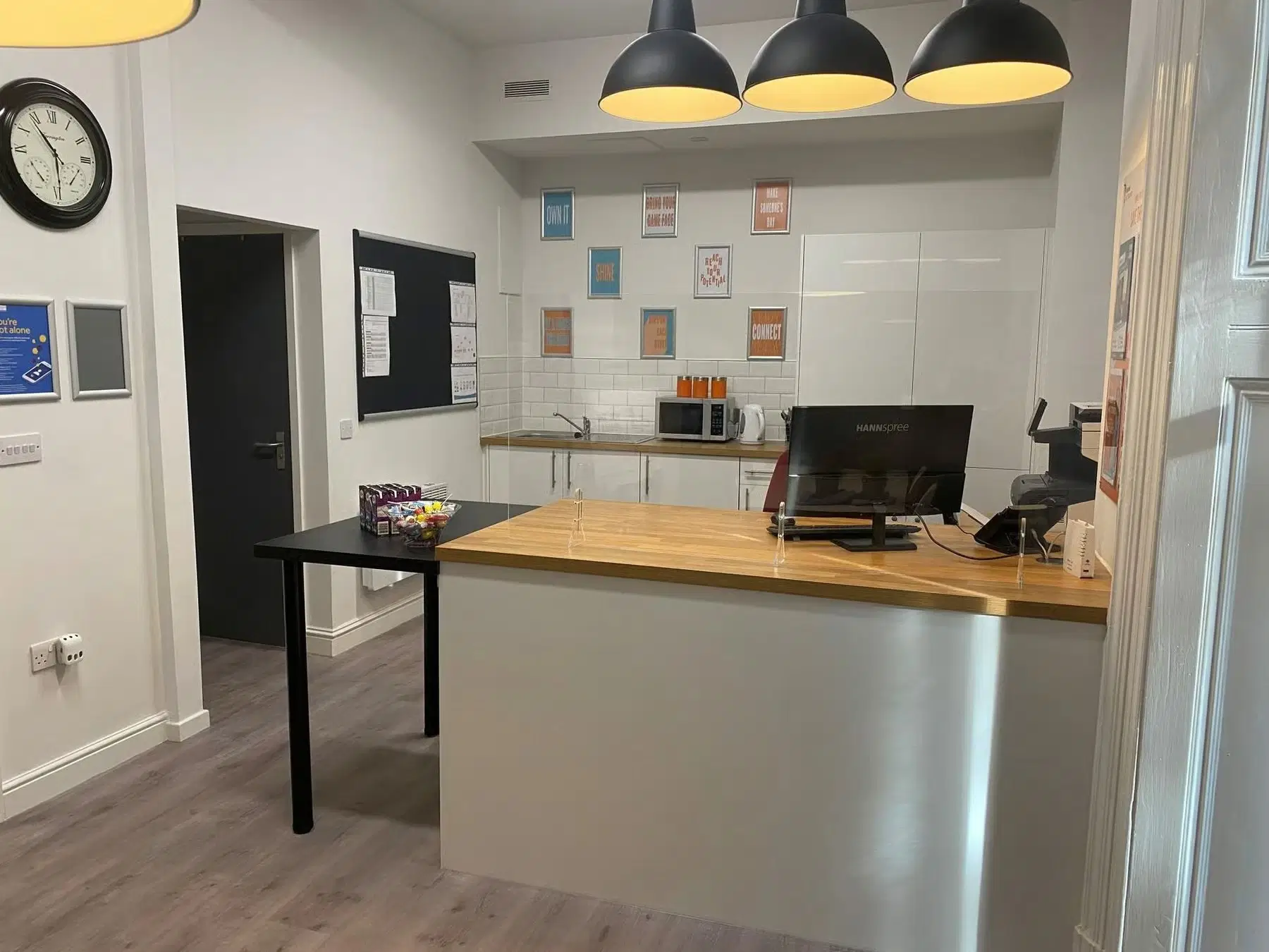 Daisybank Villas, Manchester – Kitchen
