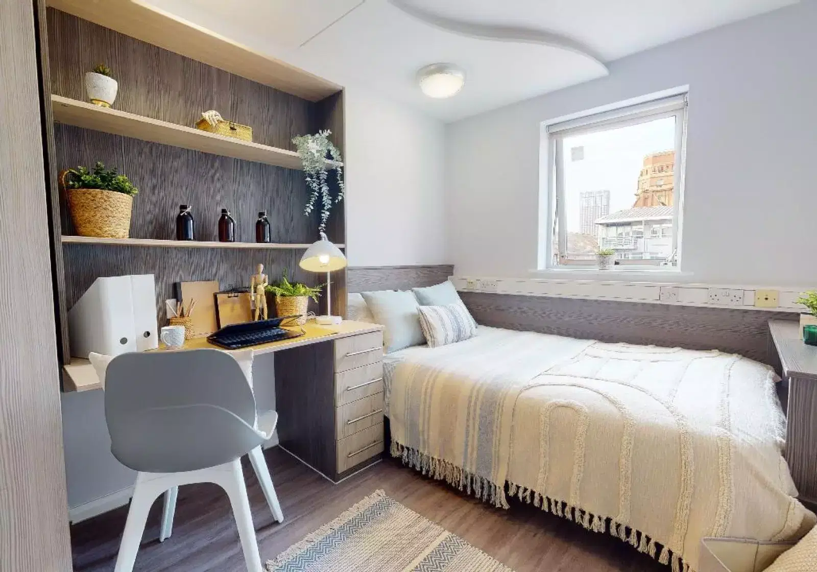 iQ Lambert & Fairfield House, Manchester – Silver En Suite