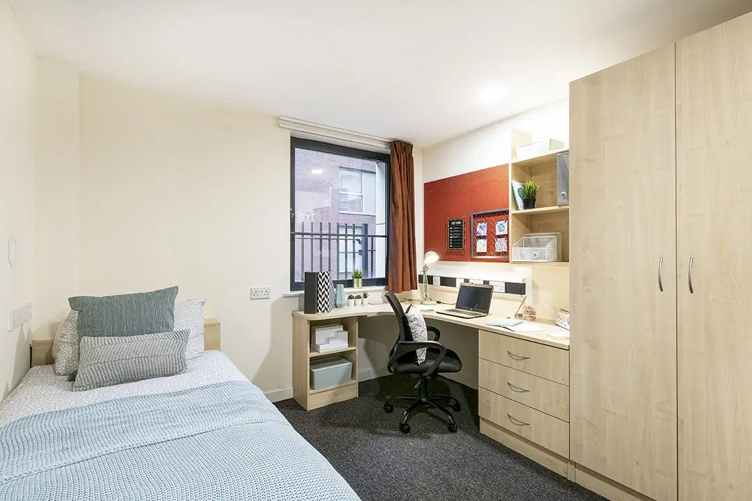 Sheffield 3, Sheffield – Ensuite Bronze