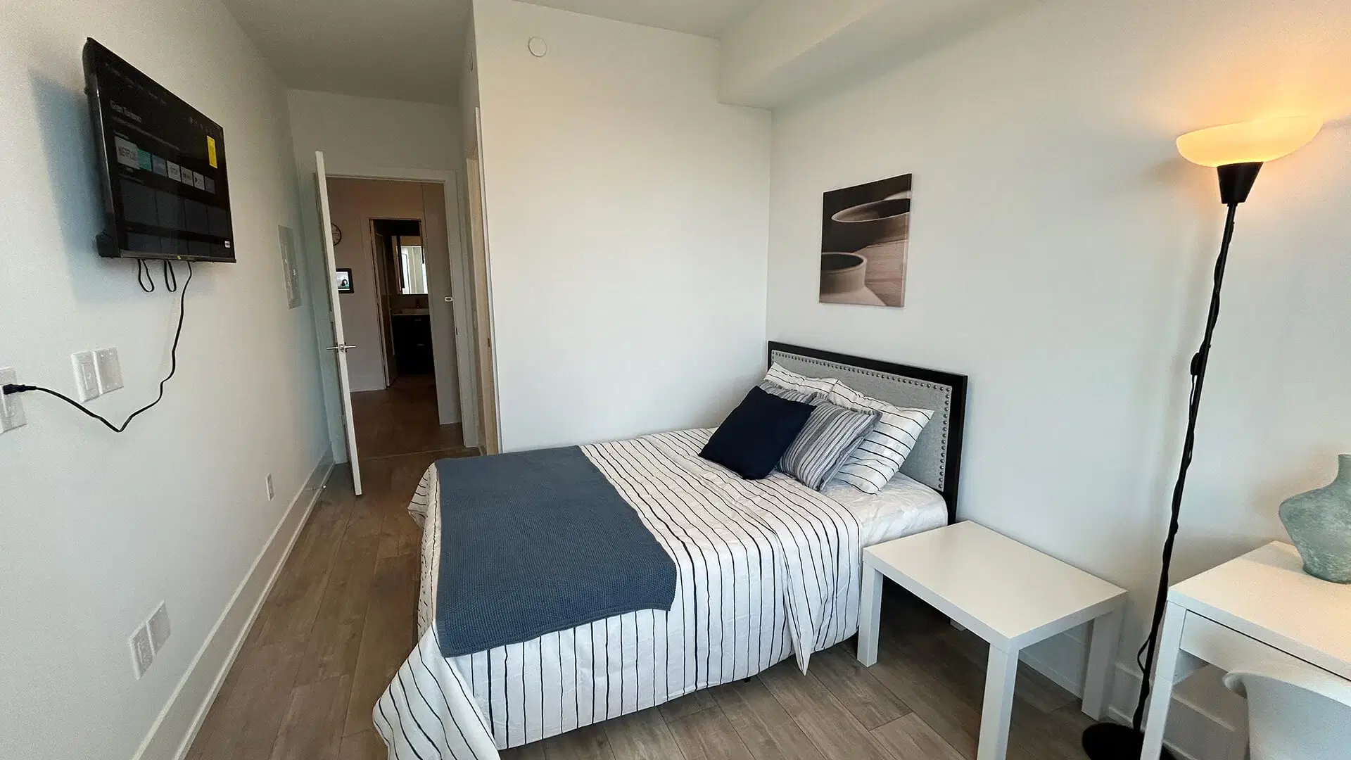Liwinco The Well, Toronto – Deluxe Room | ON M5V 0V5