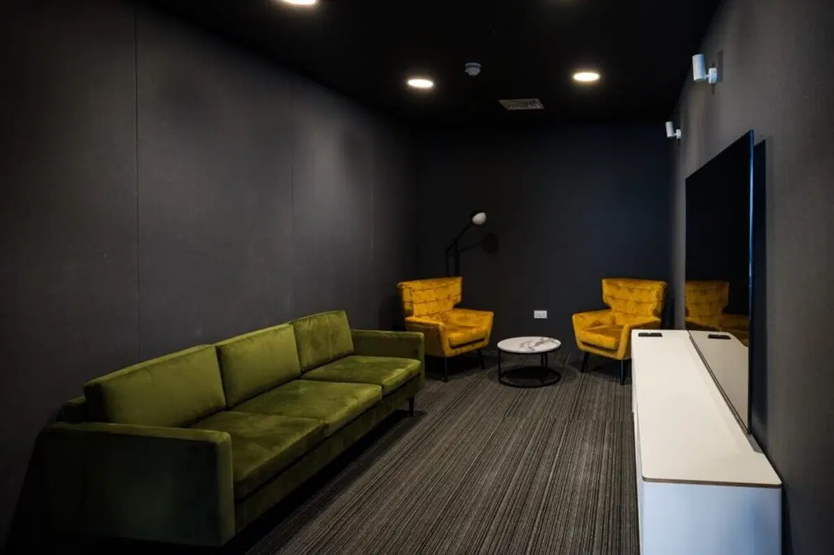 Unilife High Street, Southampton – Amenities