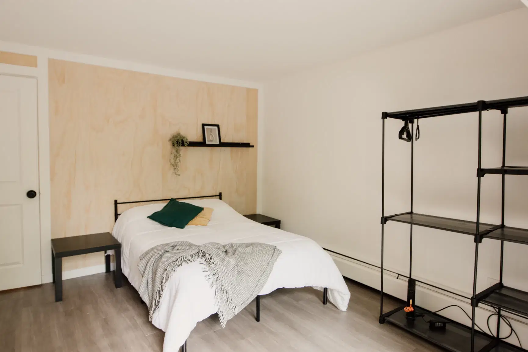 95 E 14th Ave, Vancouver – Arbutus Flex Room (1 Bed 1 Bath)