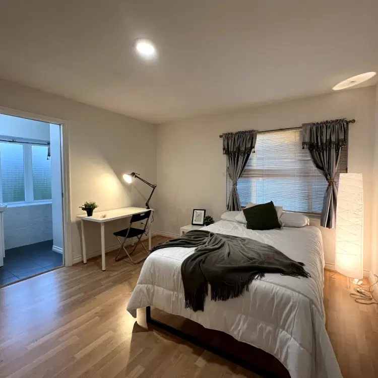 7487 Granville St, Vancouver – Abu Dhabi Master Room (1 Bed 1 Bath)