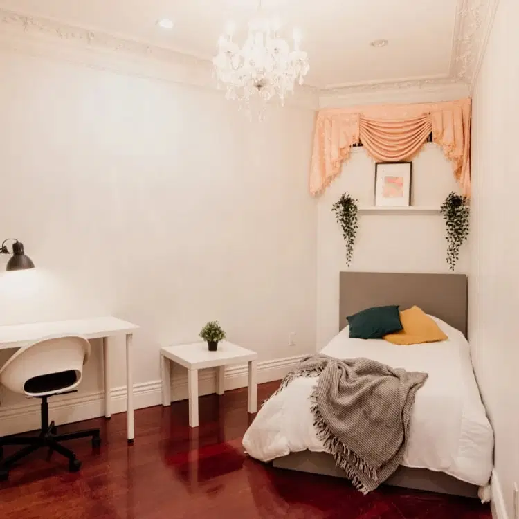 2945 E 52nd Ave, Vancouver – Pisa Room( 12 Bed 11 Bath )