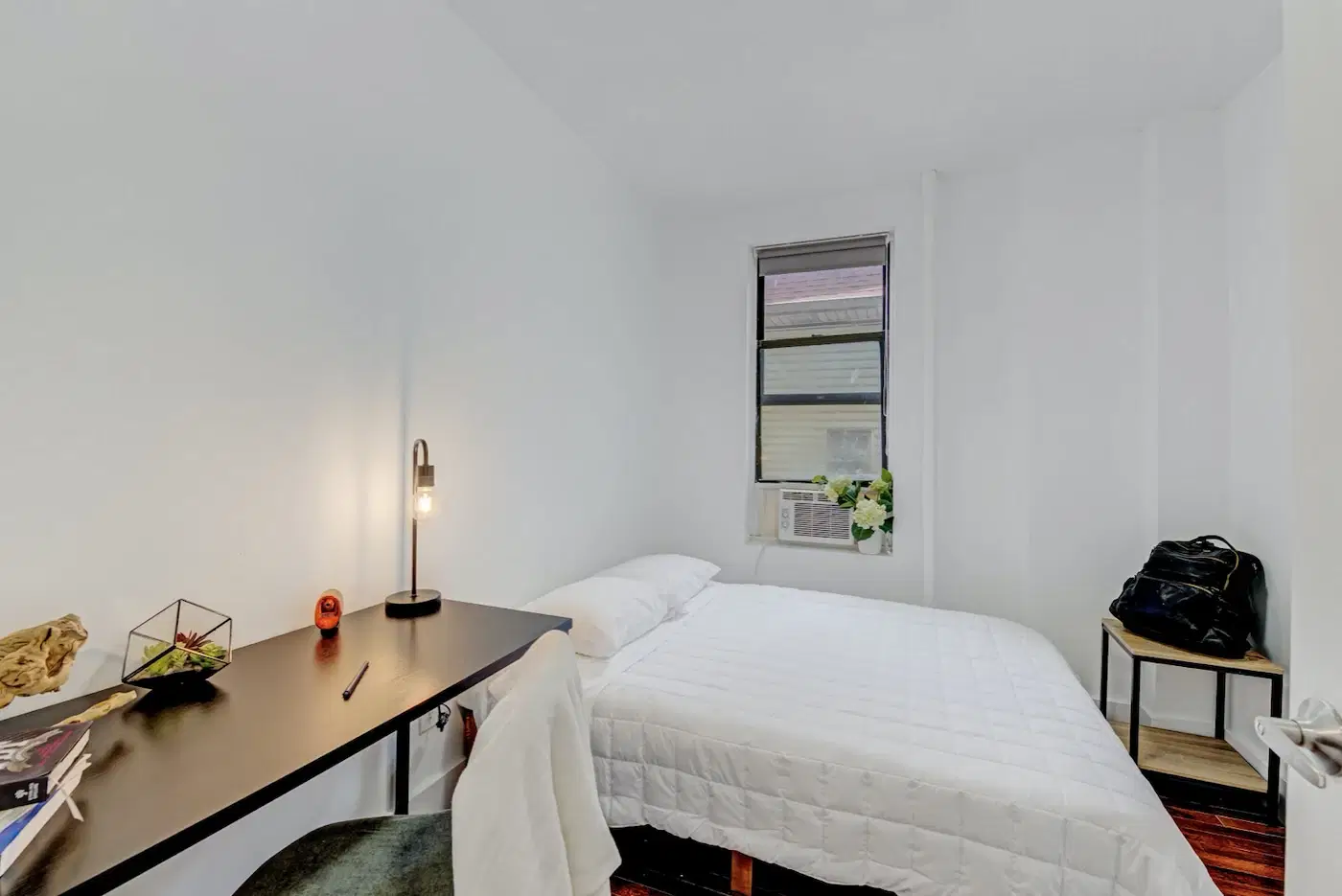 The Kensington House, New York – Standard Small
