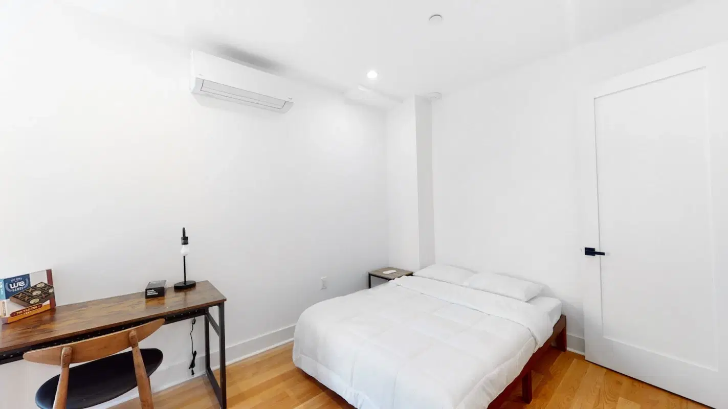 The Crown Heights House, New York – Standard Large