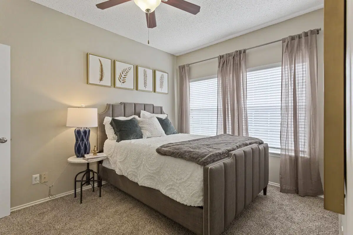 Huntington Meadows Apartment Homes, Arlington – Bedroom