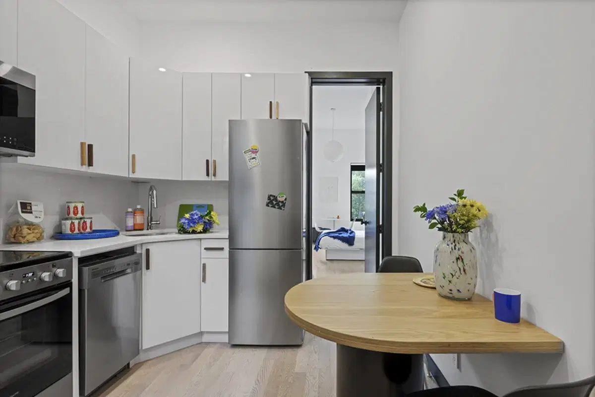 The Maison On Linden, New York – Kitchen