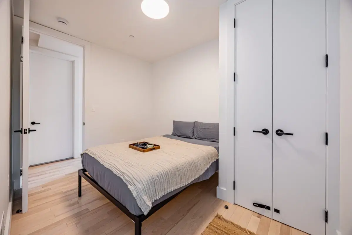 The Owens House, New York – Standard+