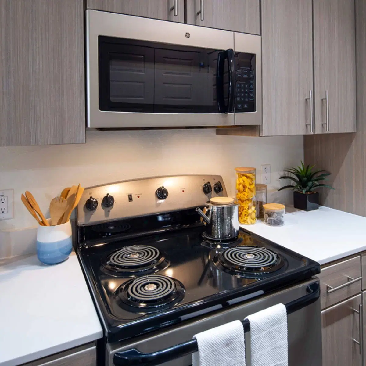 Ion College Station, College Station – Kitchen
