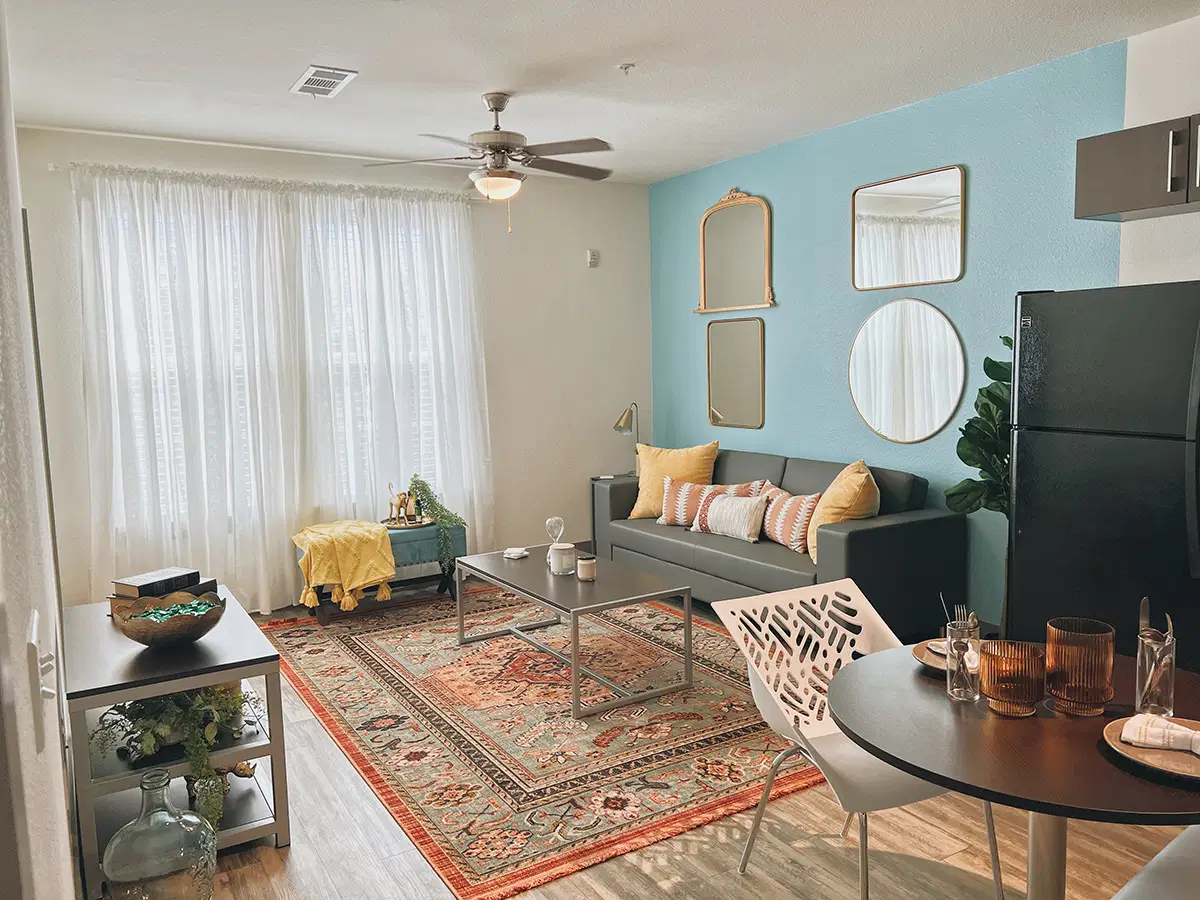 Holleman Crossing, College Station – Common Area