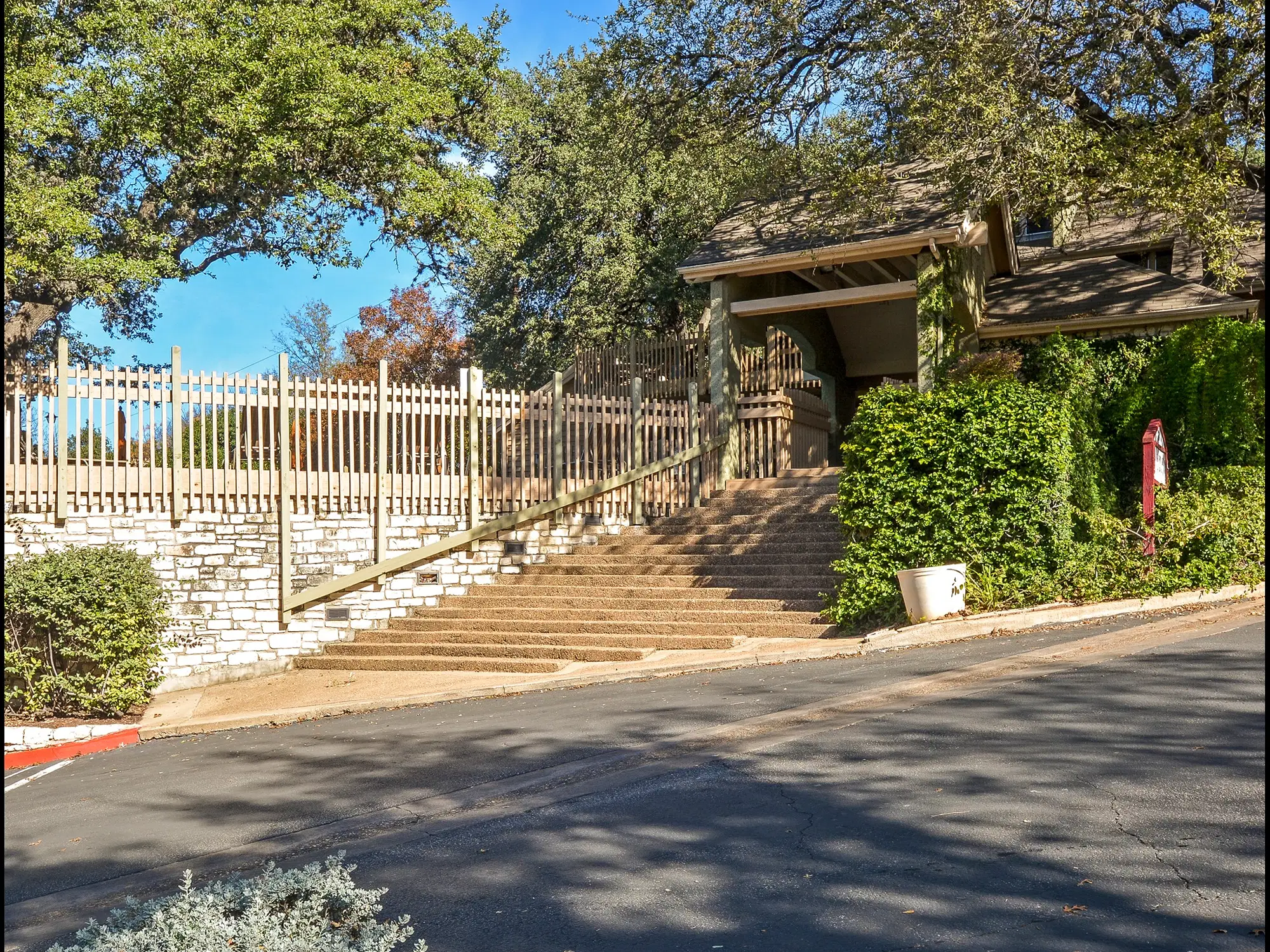 Barton's Mill, Austin – Exterior