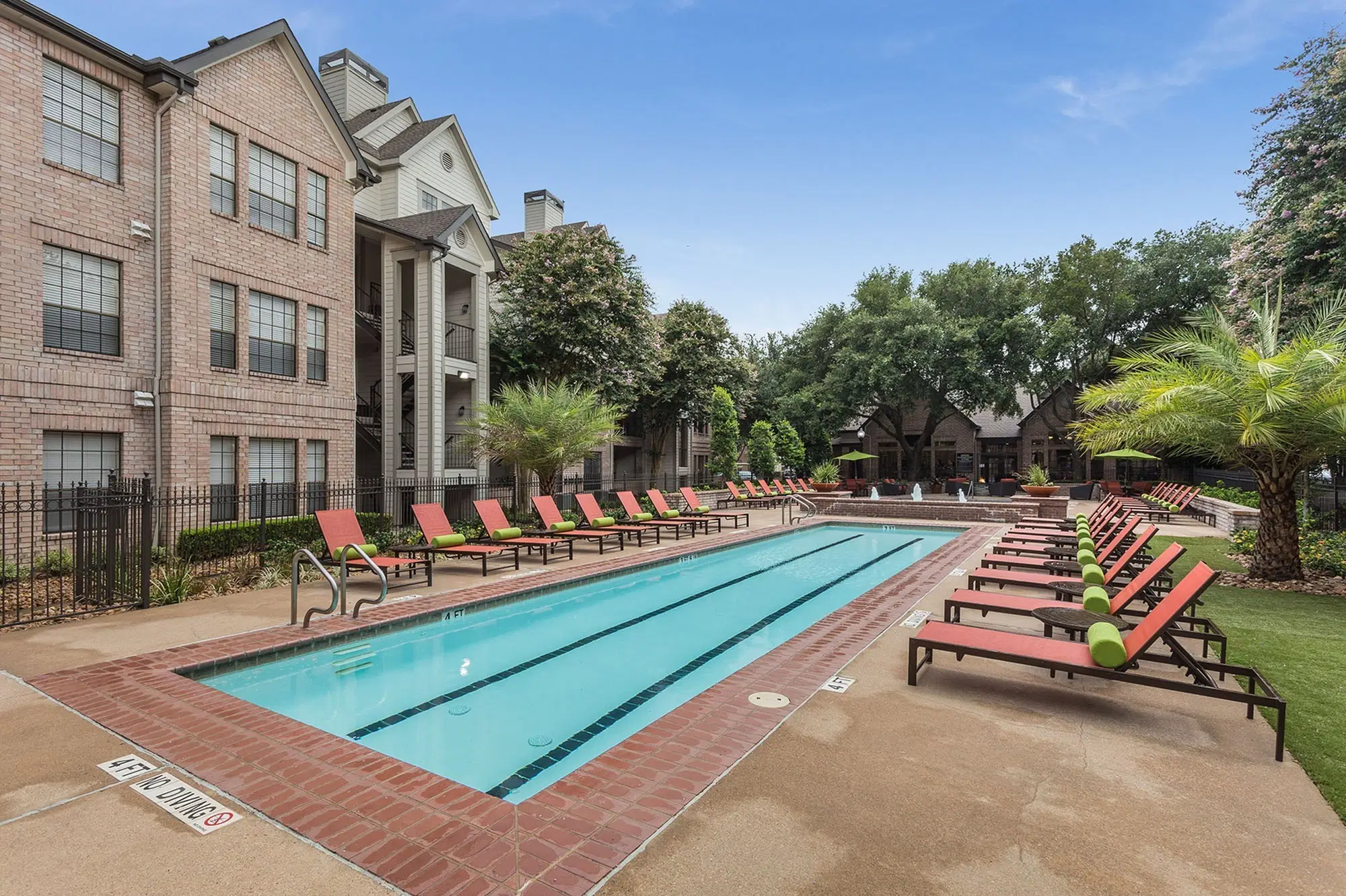 Greenbriar Park, Houston – Exterior