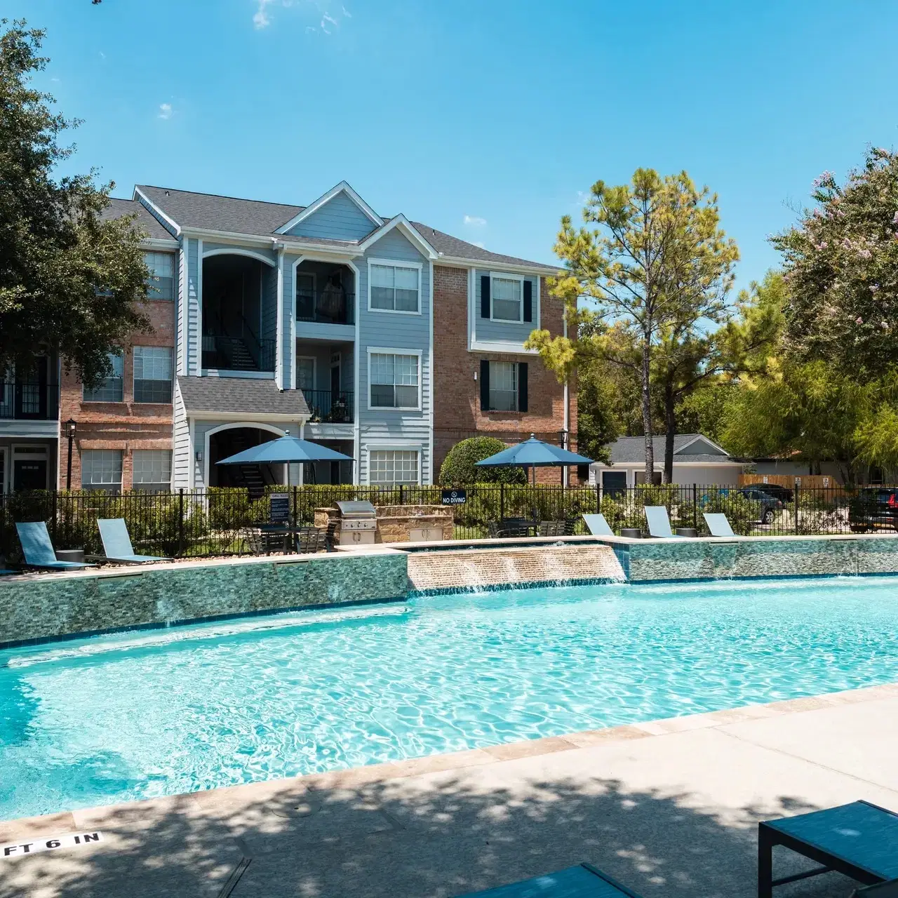 Centre At Columbia Court, Houston – Exterior
