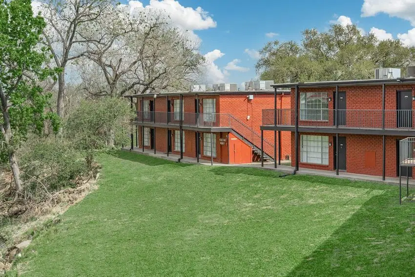 Fair Oaks Apartments, Houston – Exterior