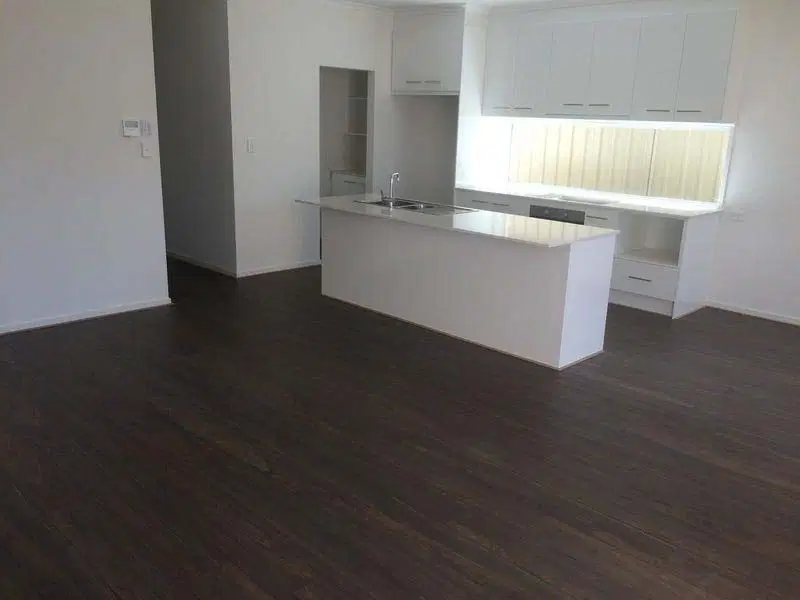 Room in a 4 Bedroom Apartment, 45A Emery Road, Campbelltown, 5074 – Kitchen