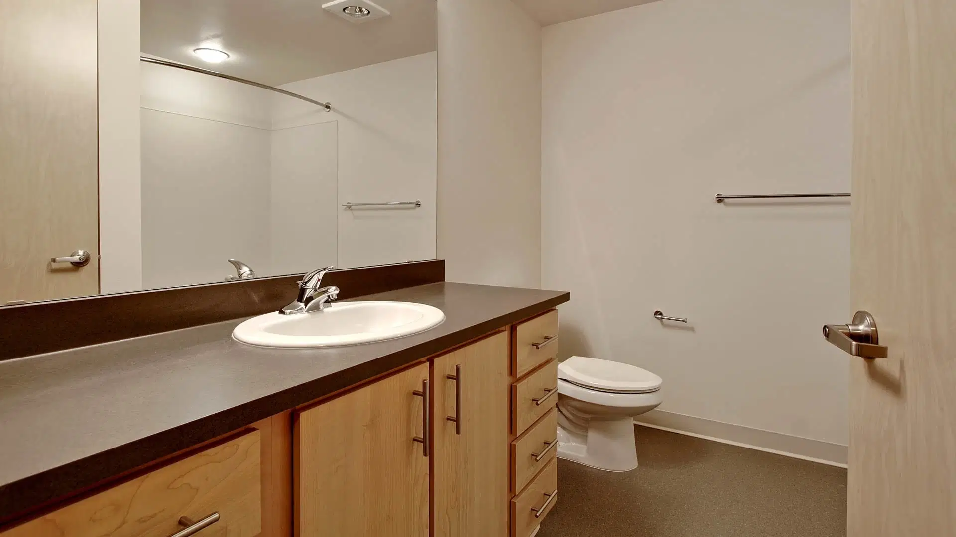 Chloe on Union Apartments, Seattle – Bathroom