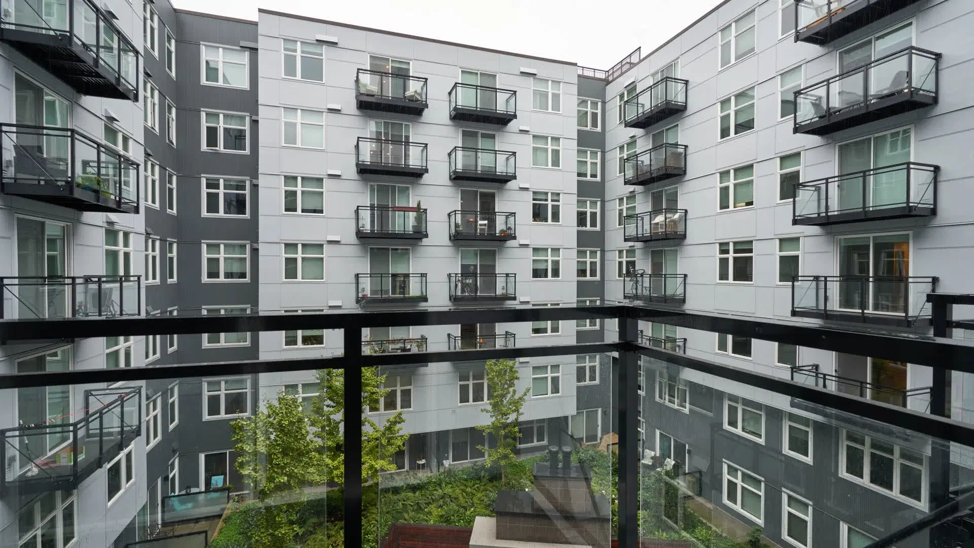 Saxton Apartments, Seattle – Exterior