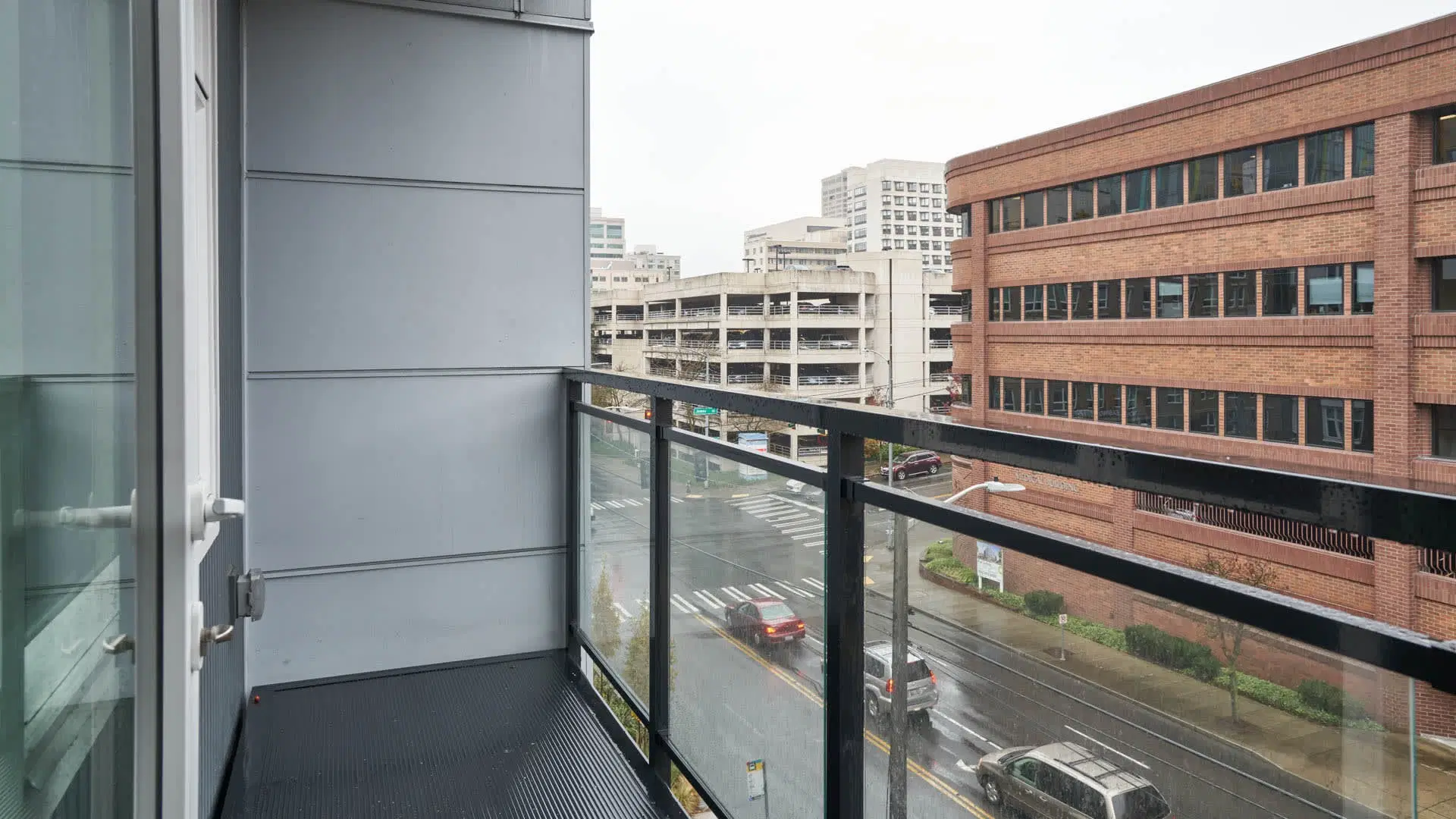 Saxton Apartments, Seattle – Exterior