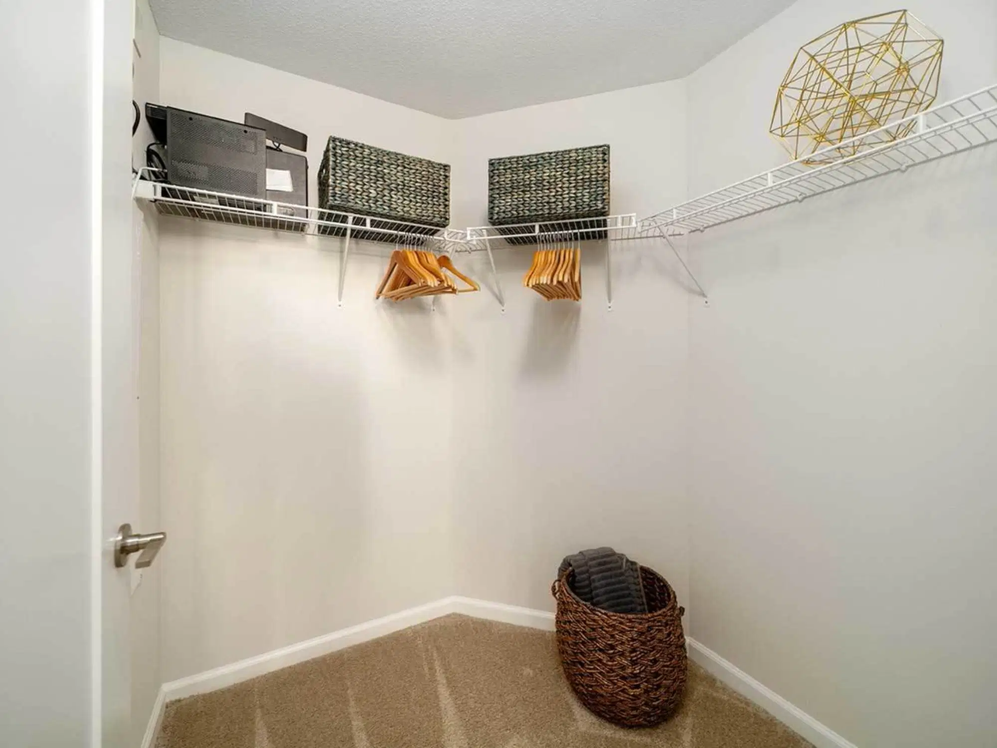 1903 Portsmouth, Houston – Amenities