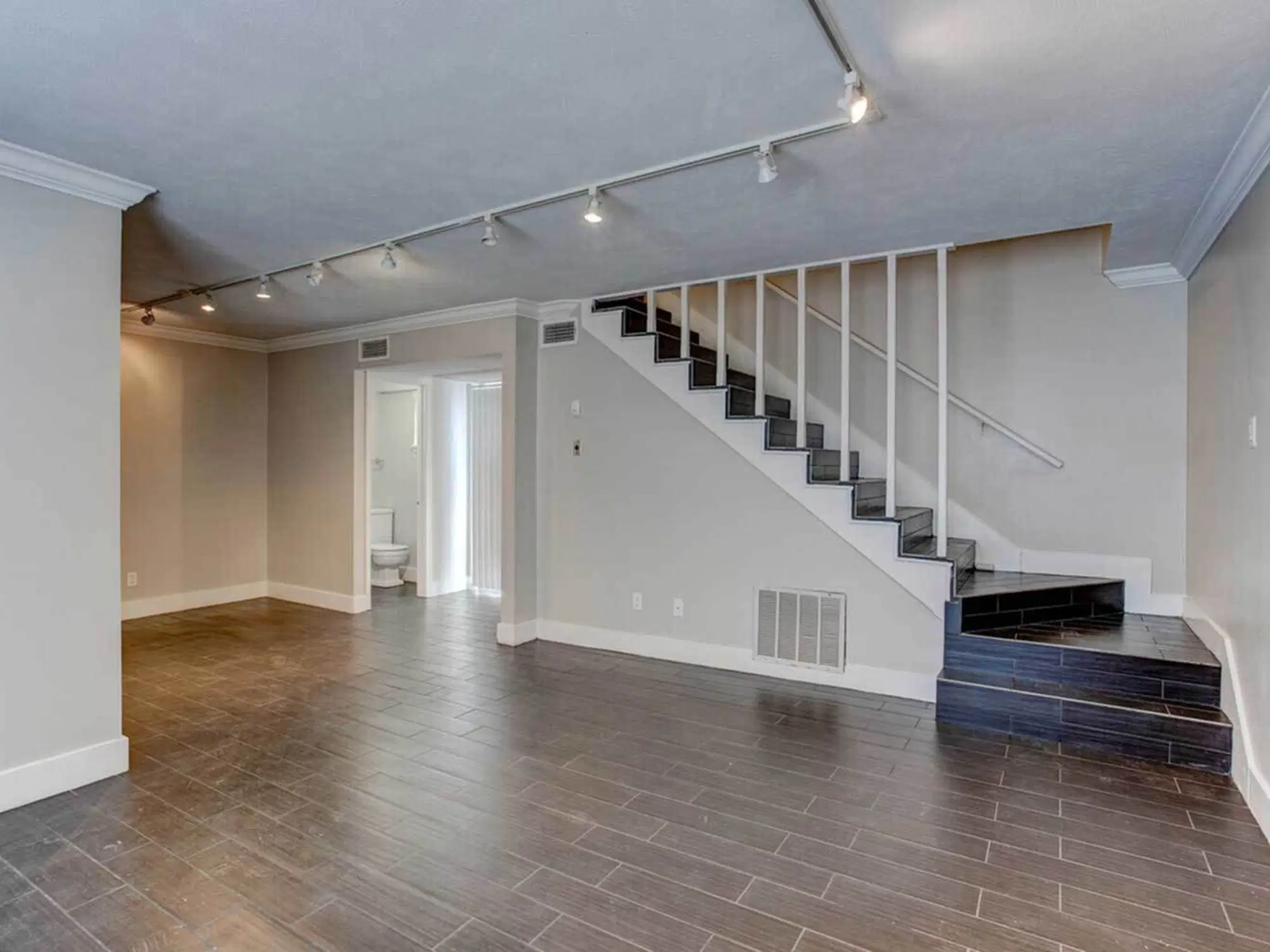 1903 Portsmouth, Houston – Common Area