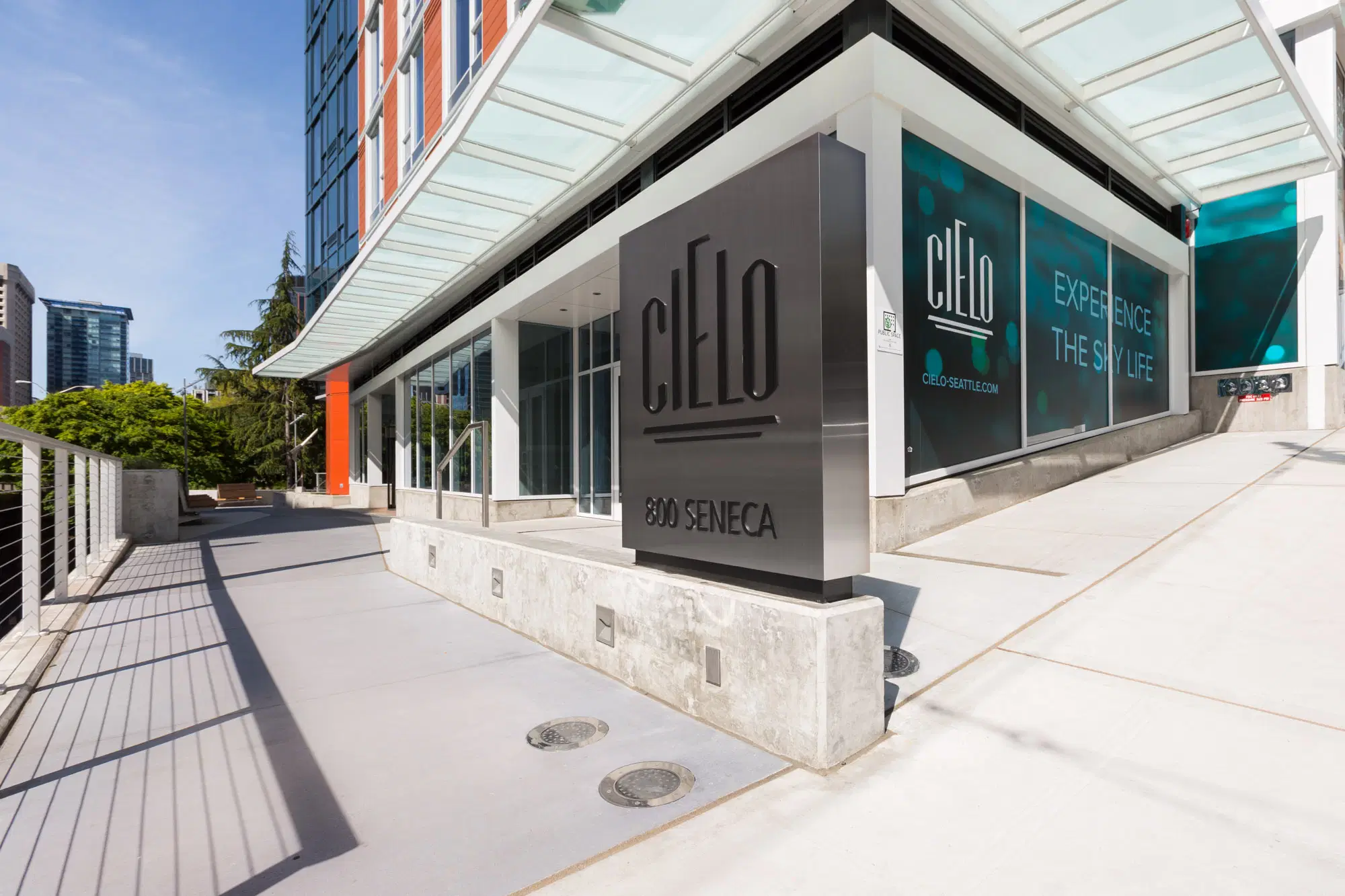 Cielo, Seattle – Exterior