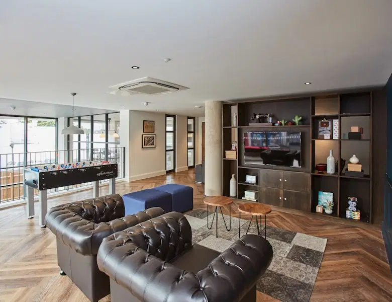 Mannequin House, London – Common Area