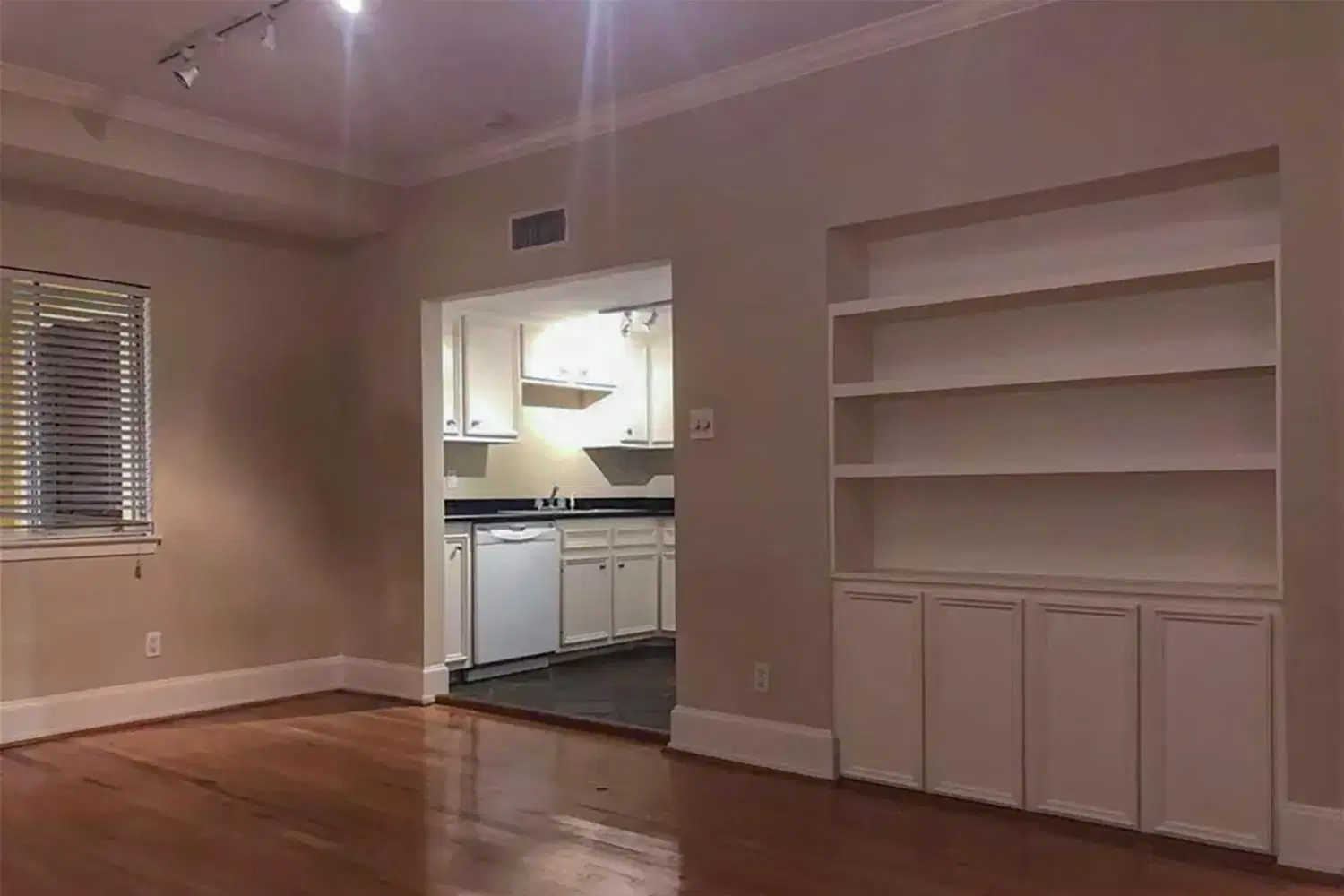 1919 Portsmouth, Houston – Amenities