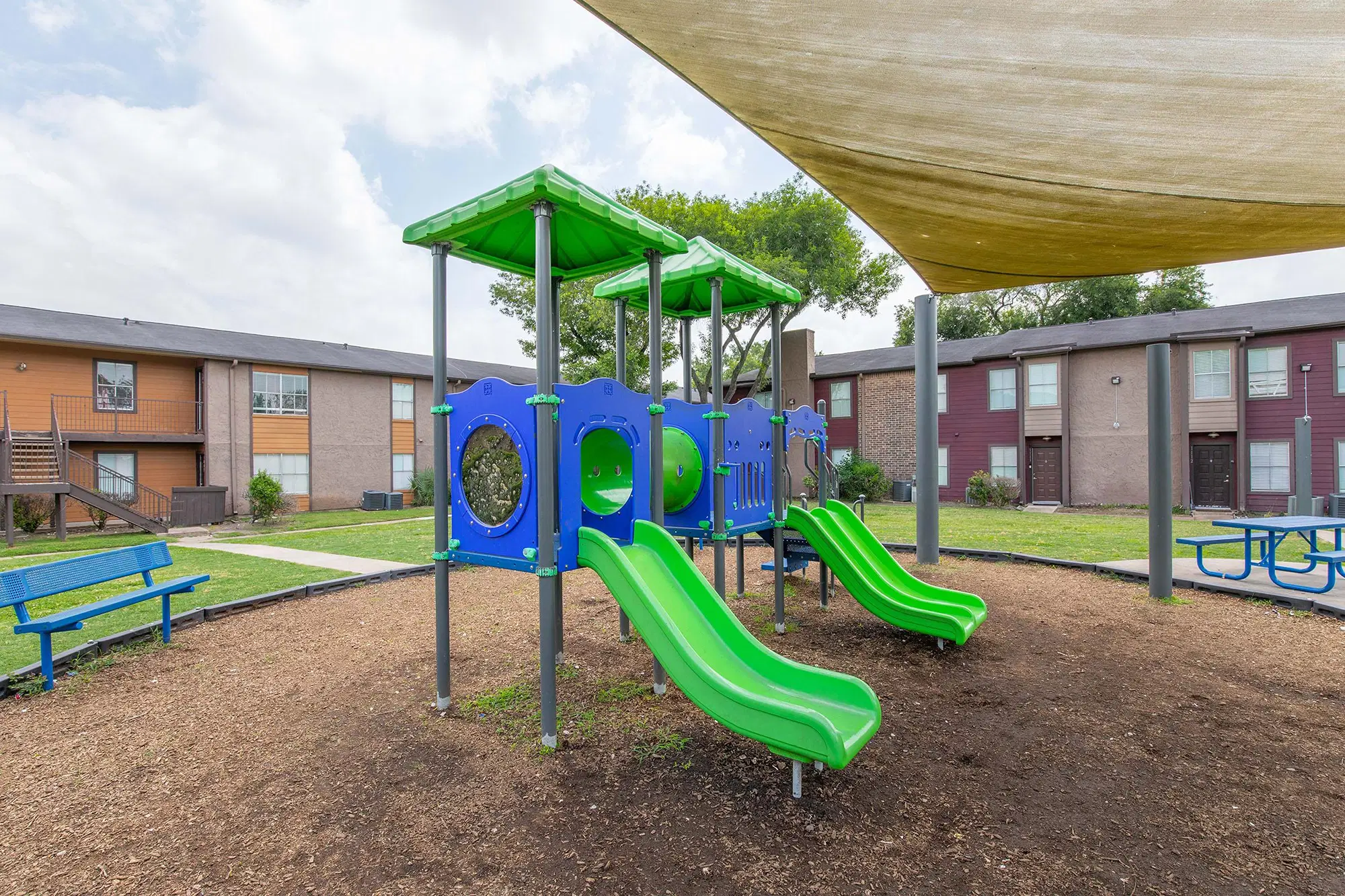 Alegria I and II, Houston – Amenities