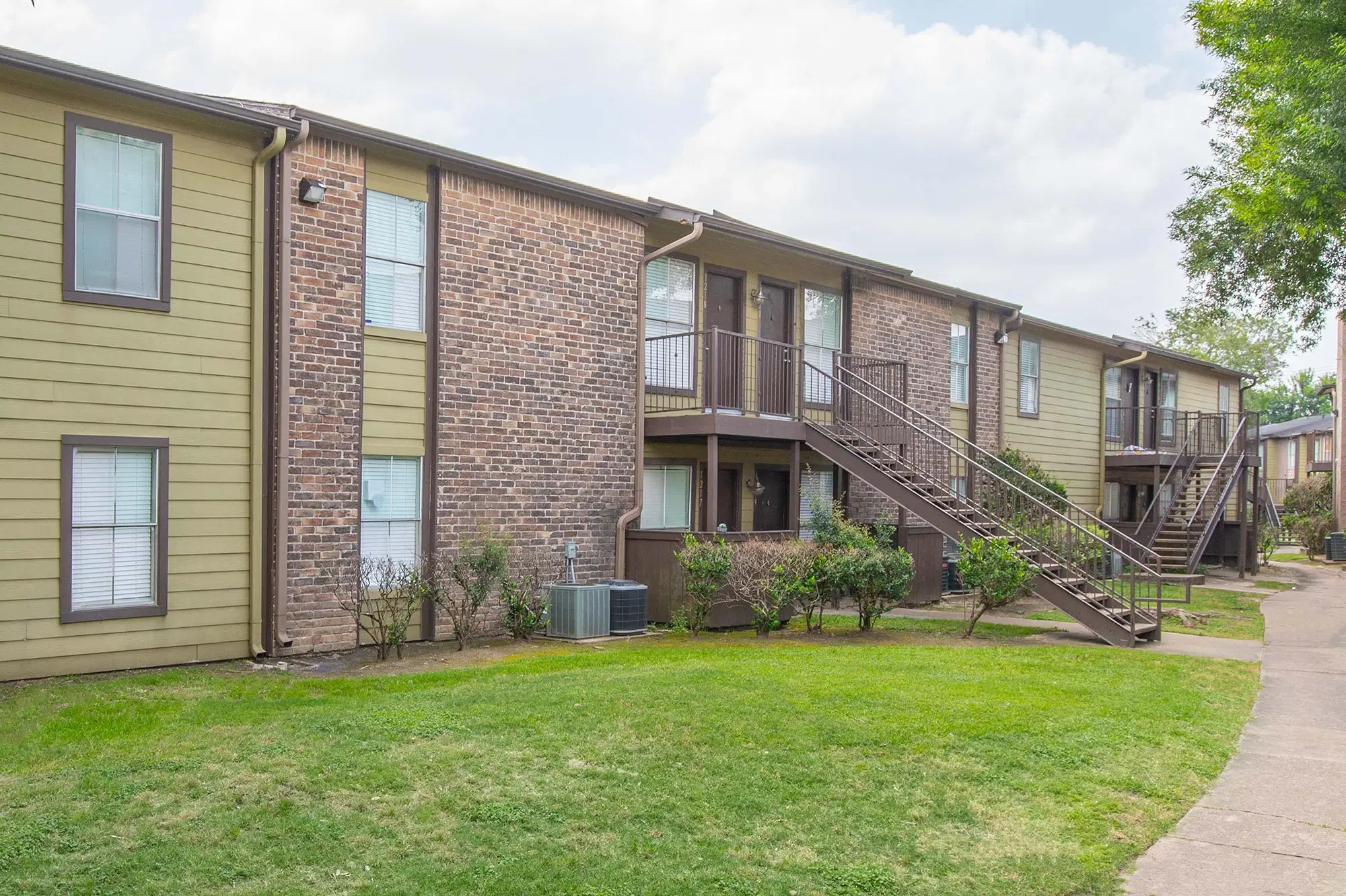 Alegria I and II, Houston – Exterior