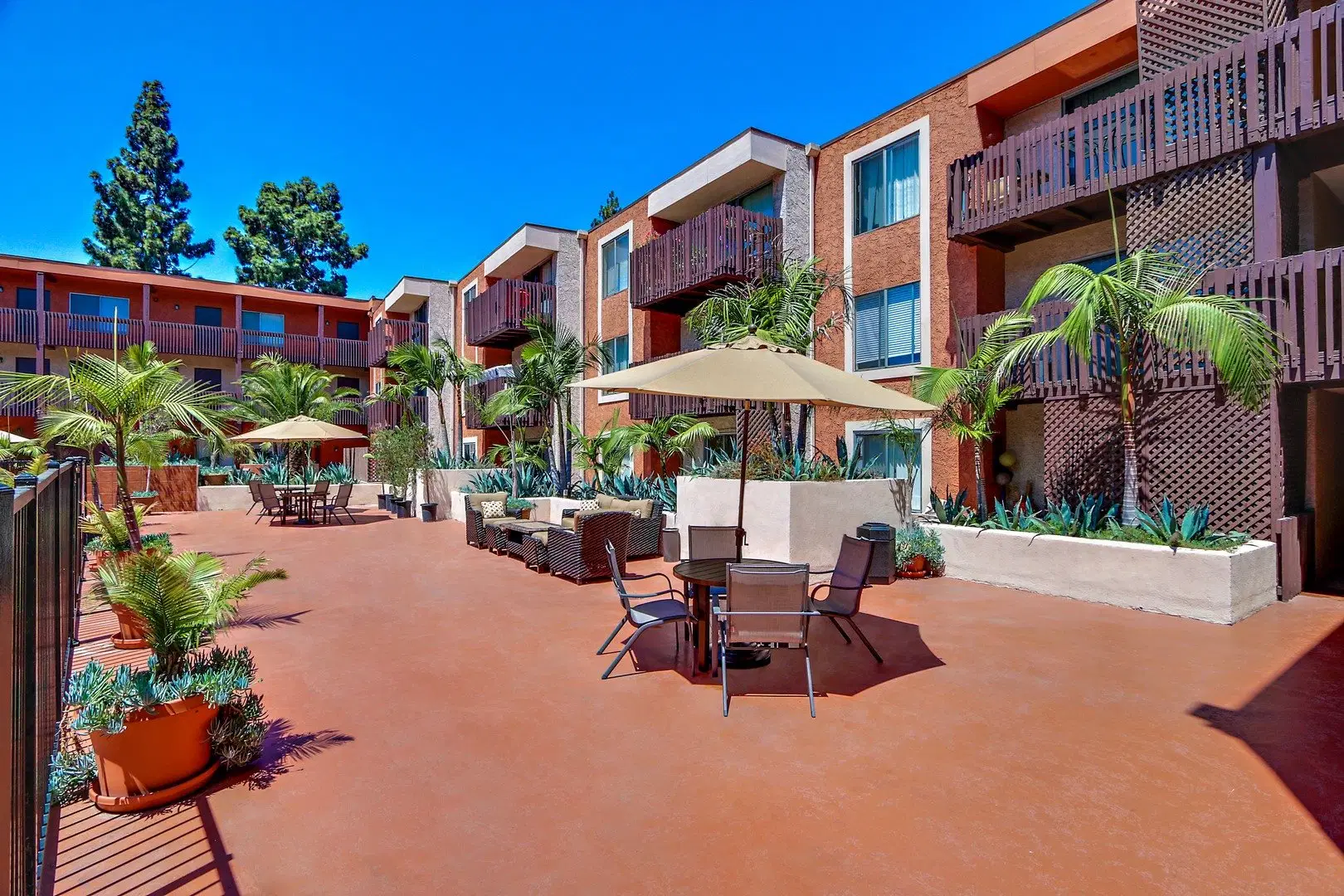 Westwood Villa, Los Angeles – Exterior