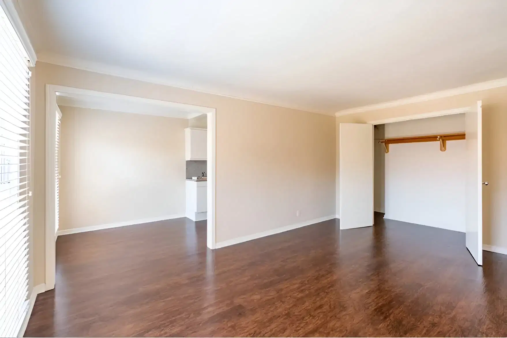 Lindbrook Manor Apartments, Los Angeles
