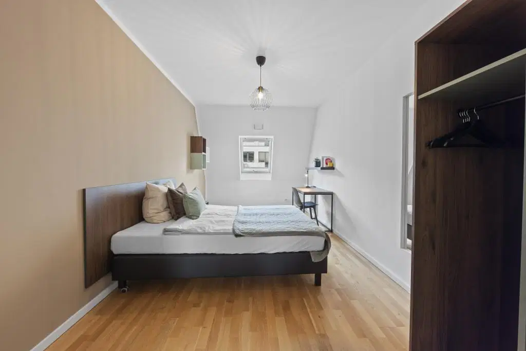 Friedrichstrasse 63, Berlin – Private Room (FR.71.4)