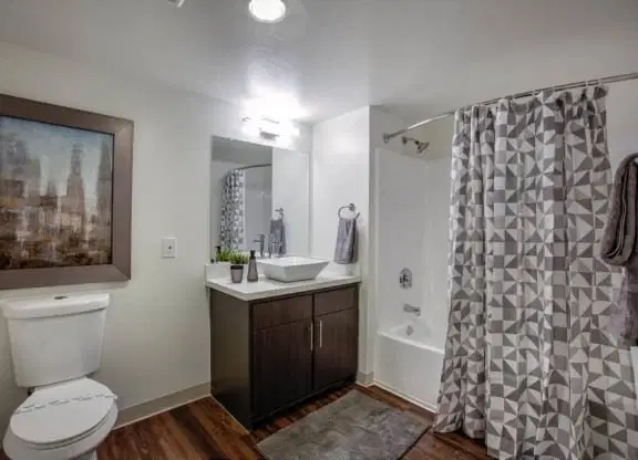 433 Midvale - Student Housing At UCLA, Los Angeles – Bathroom