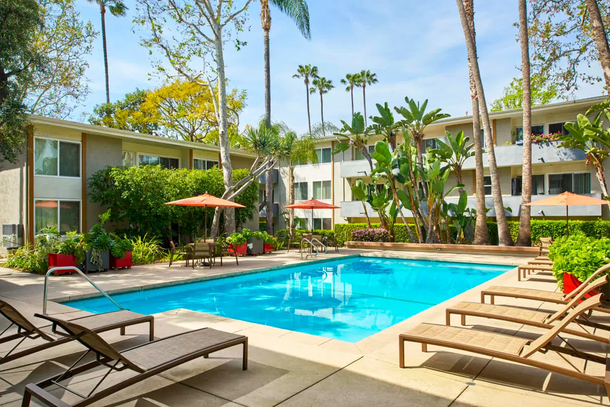 West Park Village, Los Angeles – Exterior