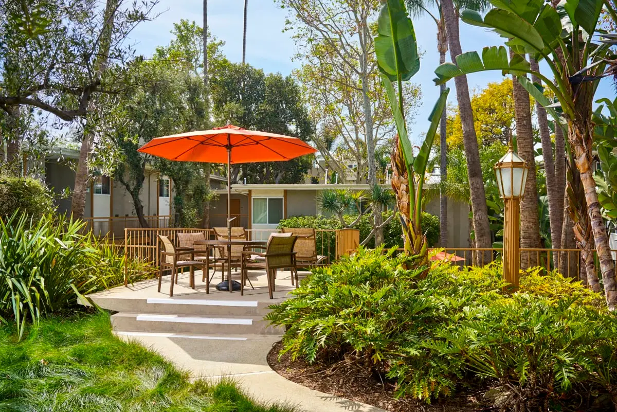 West Park Village, Los Angeles – Exterior