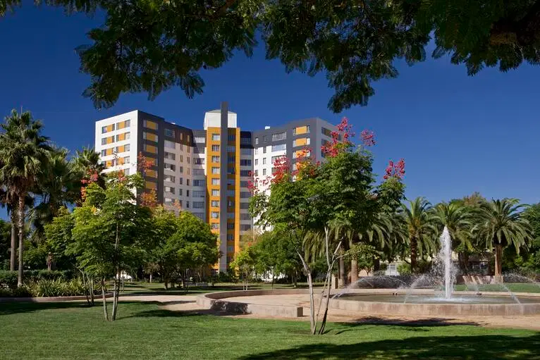 Park La Brea, Los Angeles – Exterior