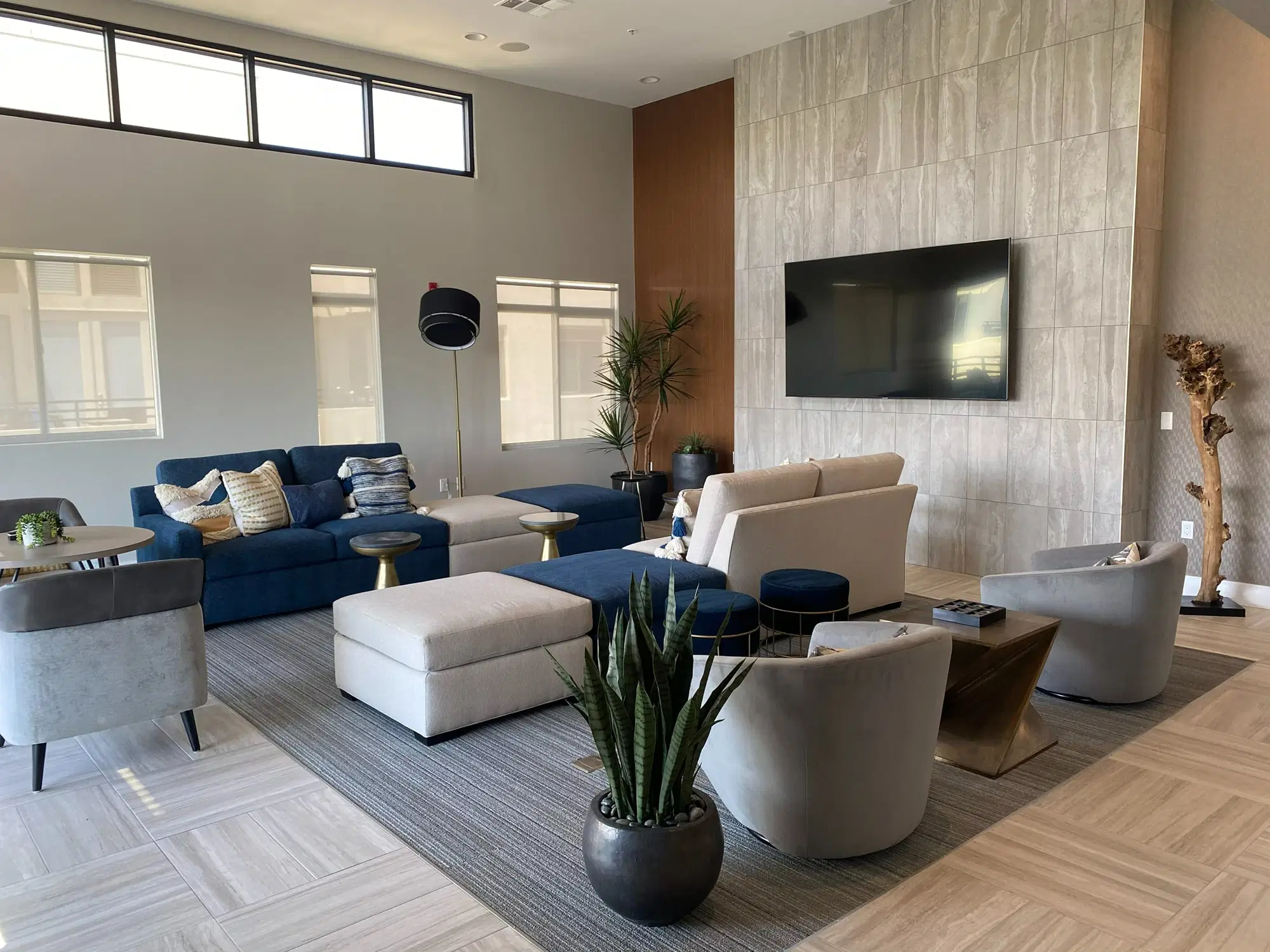 Westgate Apartments, Los Angeles – Common Area