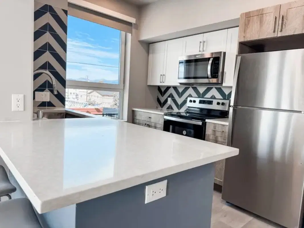 Jefferson Flats, Los Angeles – Kitchen