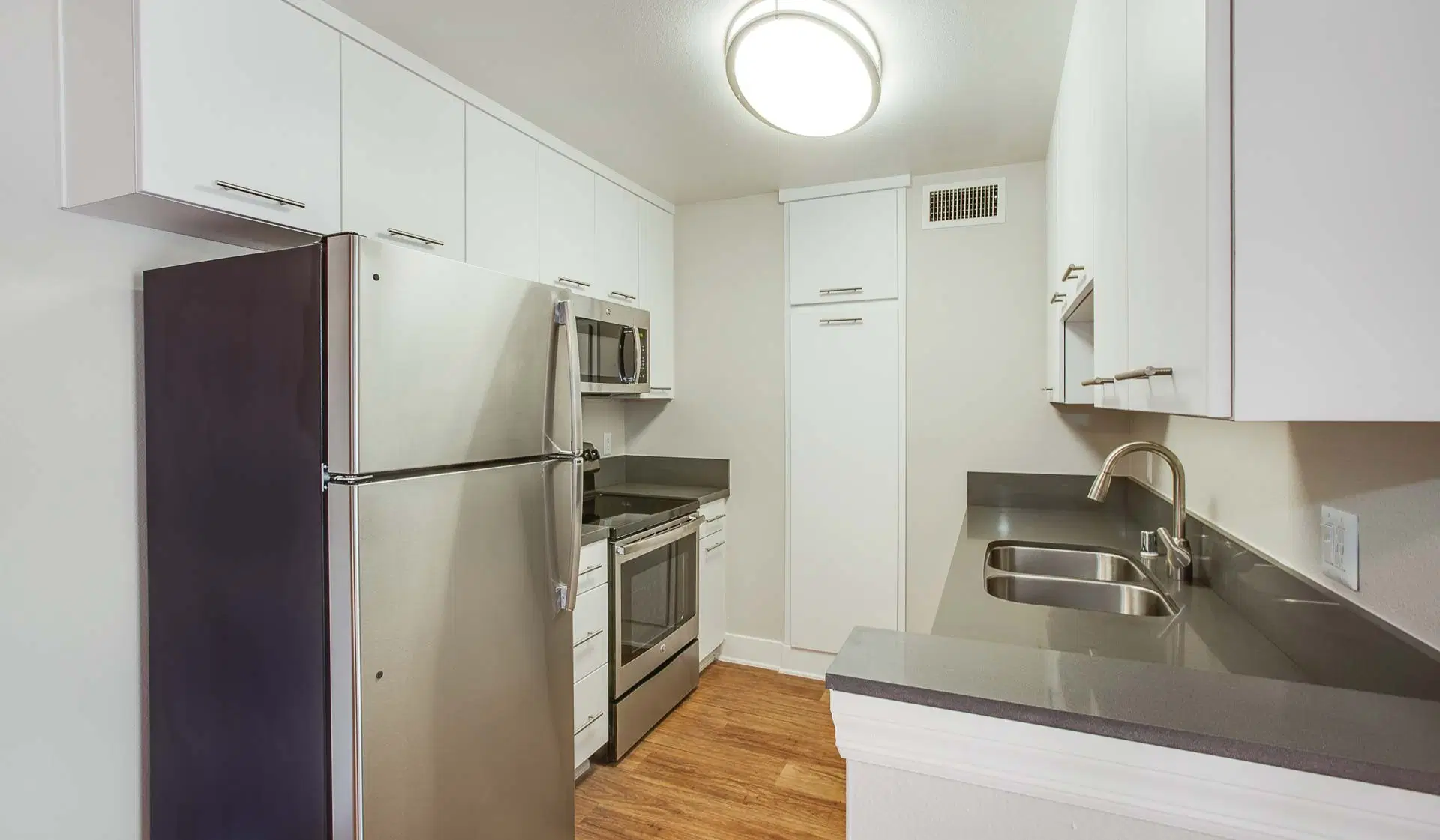 Villas of Pasadena, Los Angeles – 2 Bed 2 Bath (Gardenia)