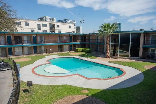 Lantana Apartments, Austin – Exterior