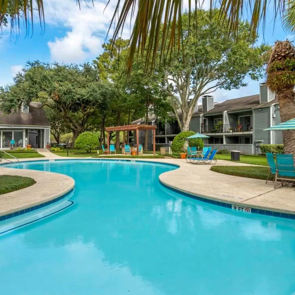 The Cove, Houston – Exterior
